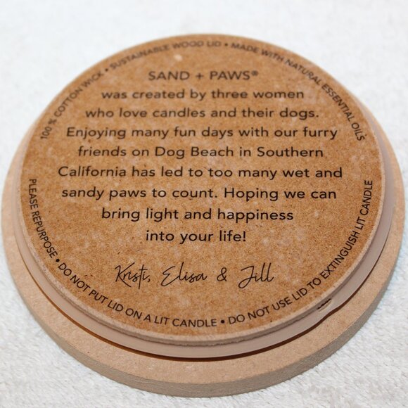 Sand & Paws Frazier Fir Scented Candle Neutralizes Pet Odor, Christmas Dog Theme - Picture 6 of 15